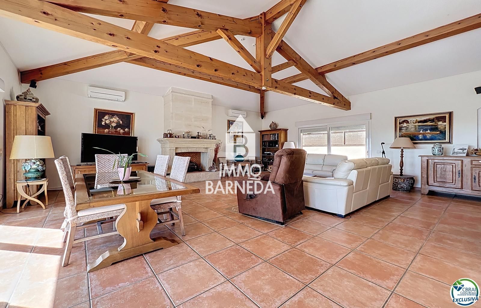 EN VENDA – 🏡 VIL·LA D'ALT STANDING AMB VISTES AL MAR A PAU, COSTA BRAVA