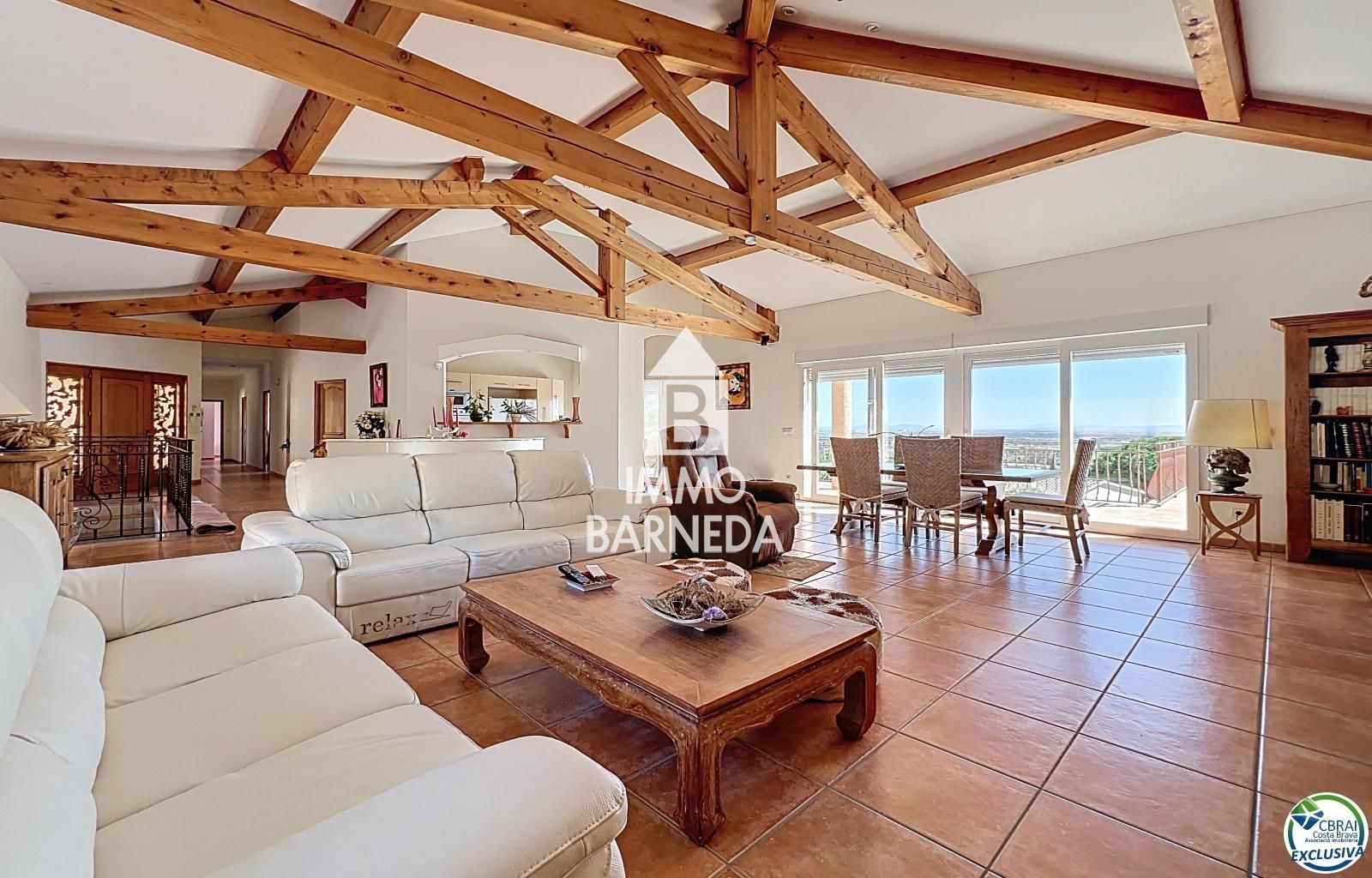 EN VENDA – 🏡 VIL·LA D'ALT STANDING AMB VISTES AL MAR A PAU, COSTA BRAVA