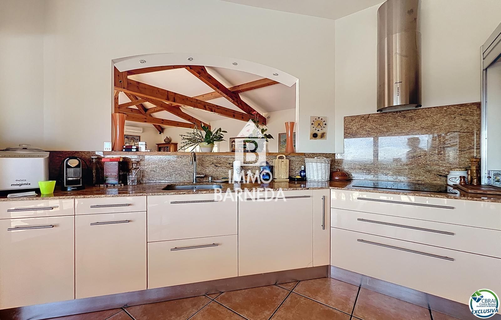 EN VENDA – 🏡 VIL·LA D'ALT STANDING AMB VISTES AL MAR A PAU, COSTA BRAVA