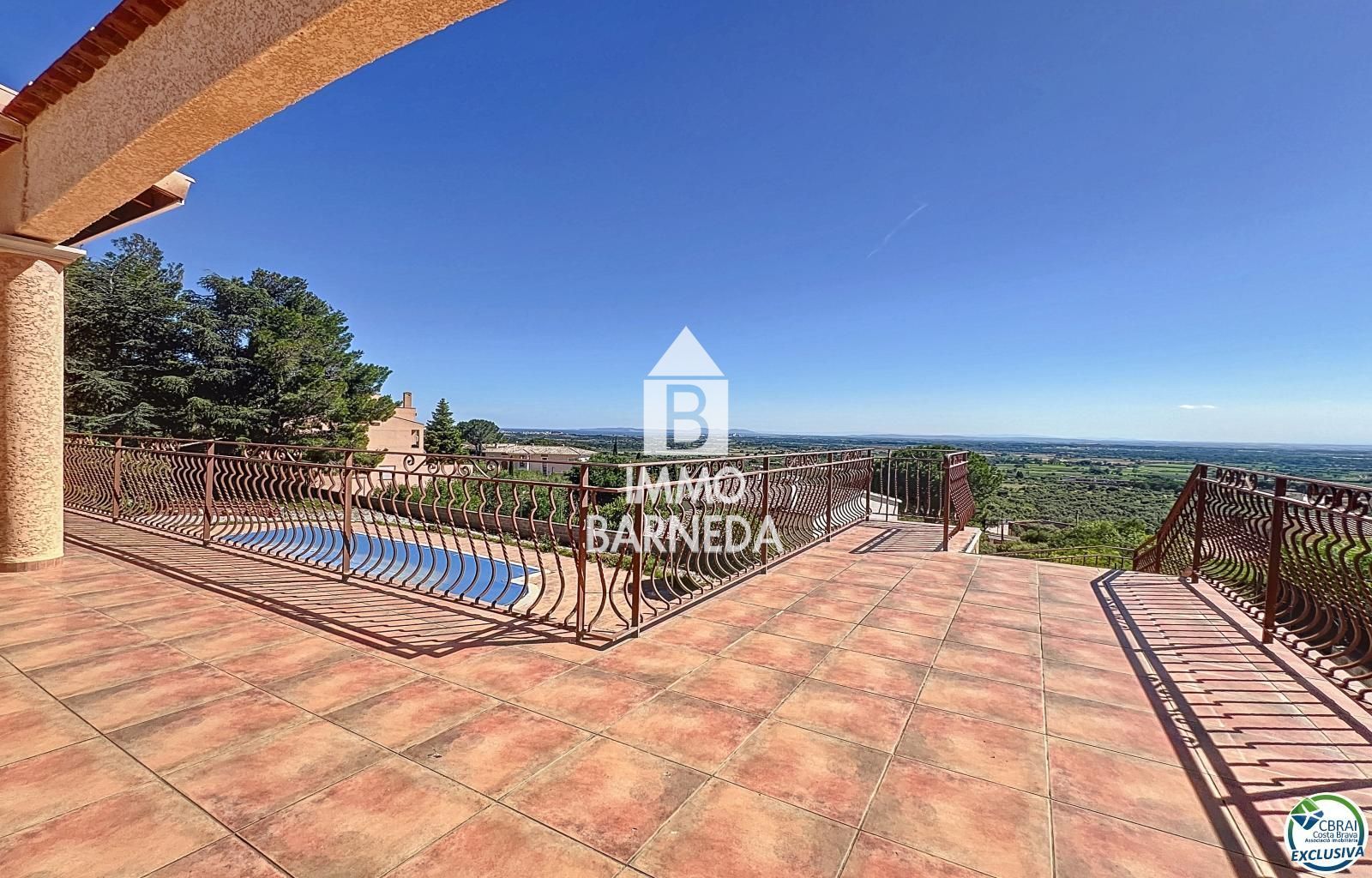 EN VENDA – 🏡 VIL·LA D'ALT STANDING AMB VISTES AL MAR A PAU, COSTA BRAVA