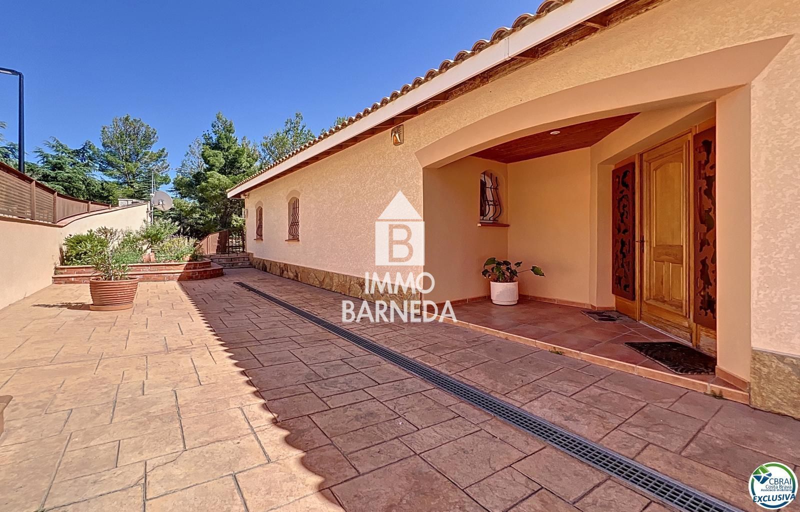 EN VENDA – 🏡 VIL·LA D'ALT STANDING AMB VISTES AL MAR A PAU, COSTA BRAVA