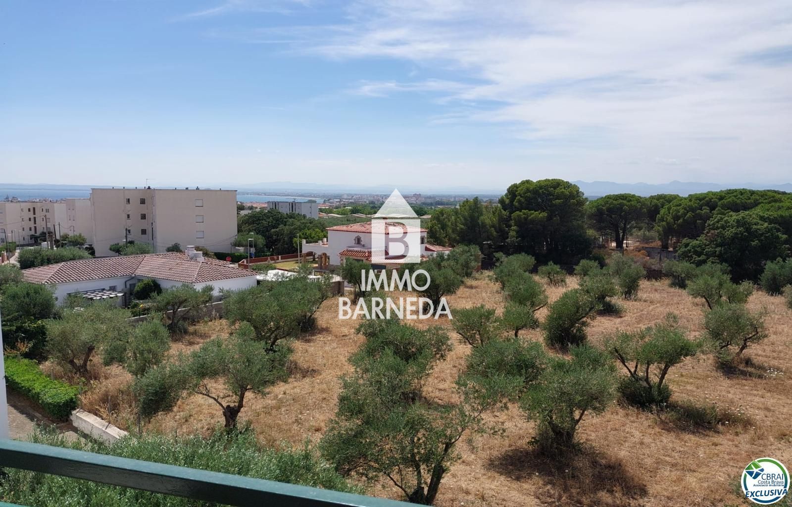 Apartamento situado en la urbanización Mas Oliva, en Roses.