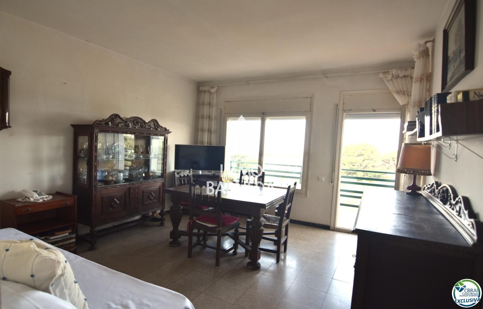 Apartamento situado en la urbanización Mas Oliva, en Roses.