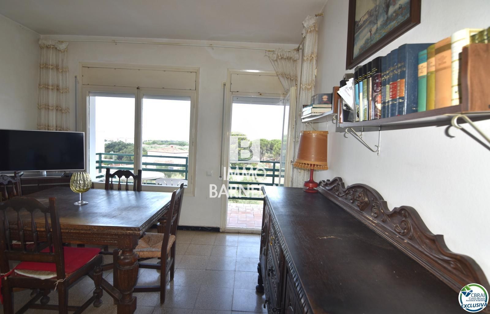 Apartamento situado en la urbanización Mas Oliva, en Roses.