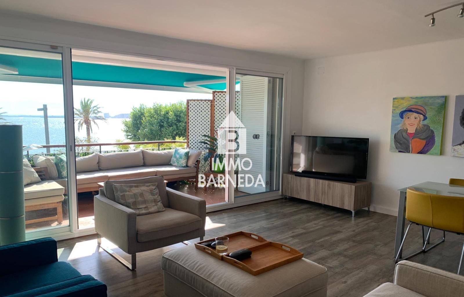 FANTASTICO PISO EN PRIMERA LINEA DE MAR EN ROSES