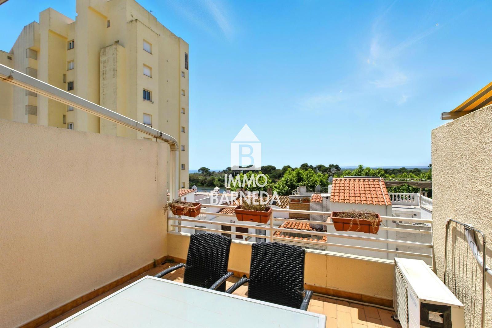 MUGA PARK Bright apartment with terrace and elevator near the sea