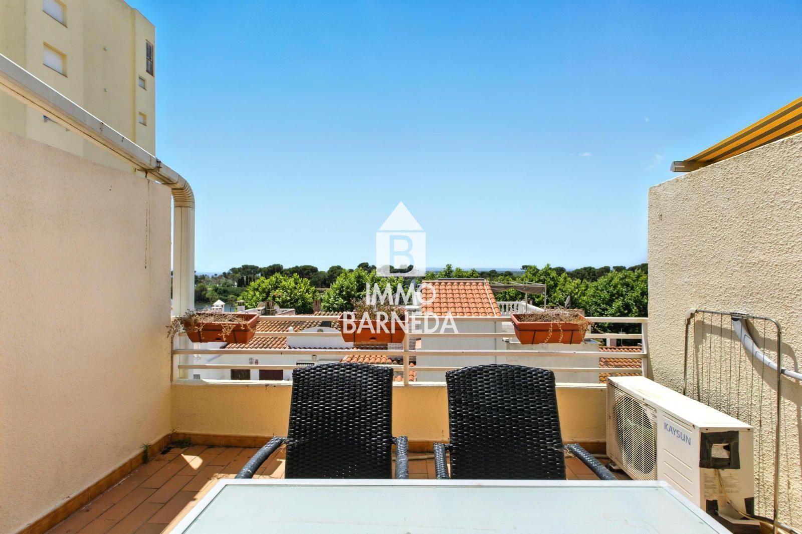 MUGA PARK Bright apartment with terrace and elevator near the sea