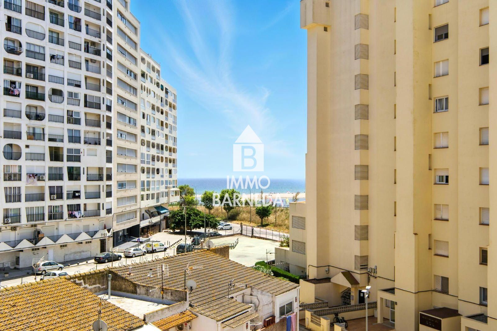 MUGA PARK Bright apartment with terrace and elevator near the sea