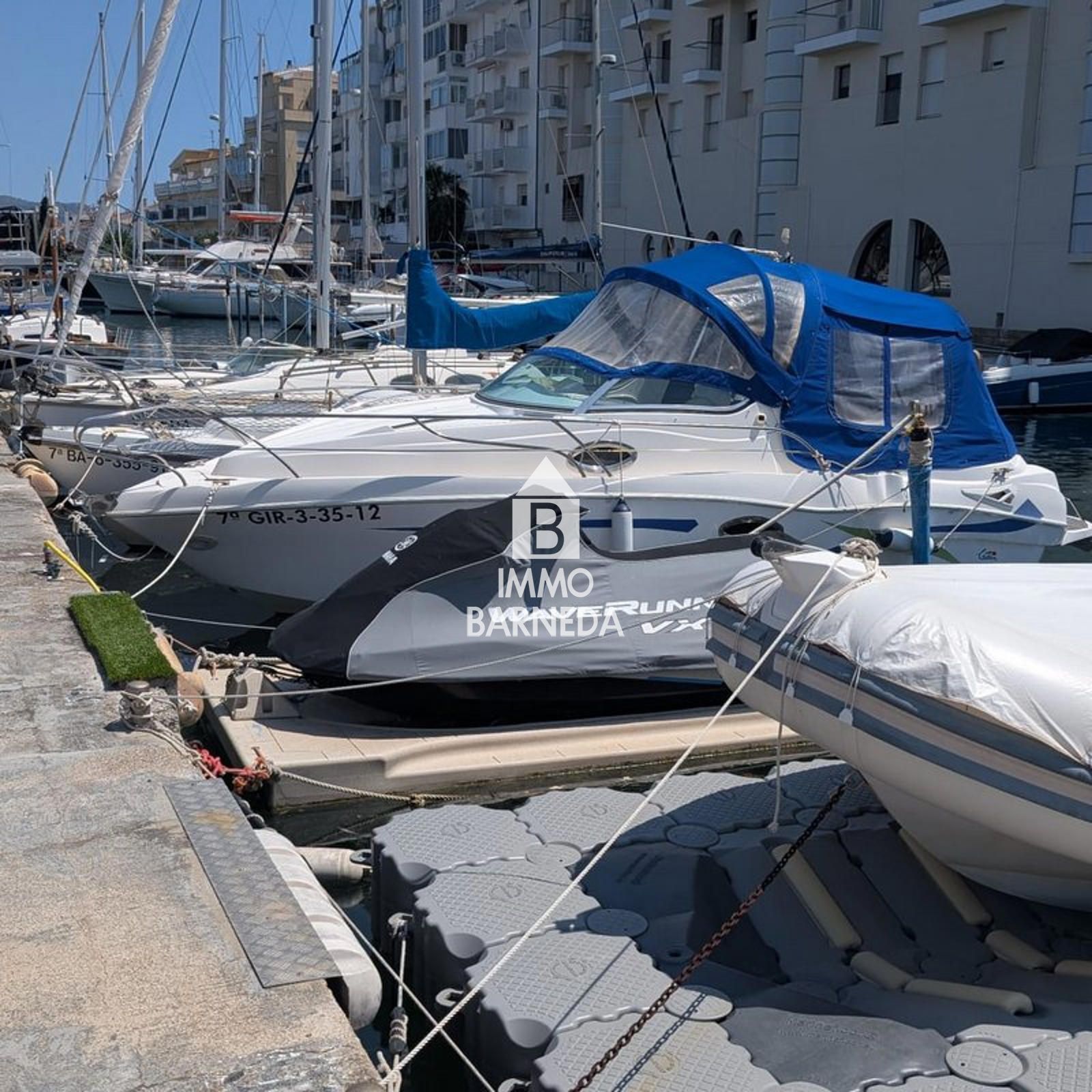 Amarratge en port privat.