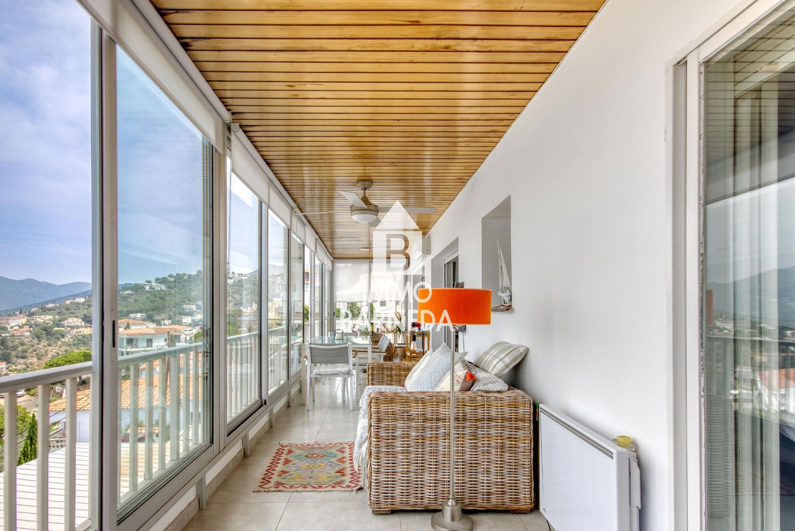 Apartamento reformado con vistas al mar en Roses