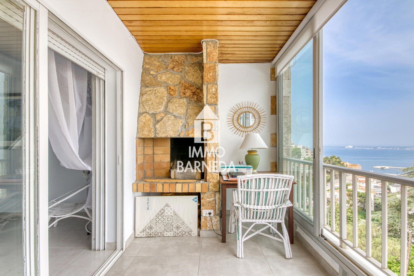 Apartamento reformado con vistas al mar en Roses