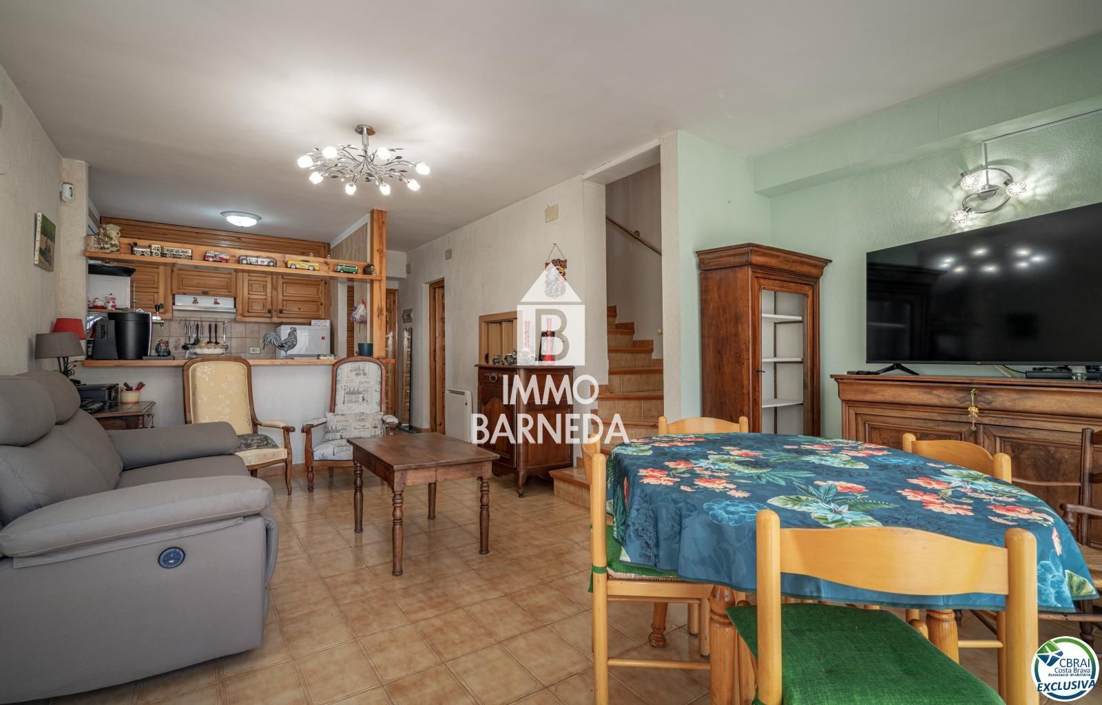 Jolie maison mitoyenne proche des commerces