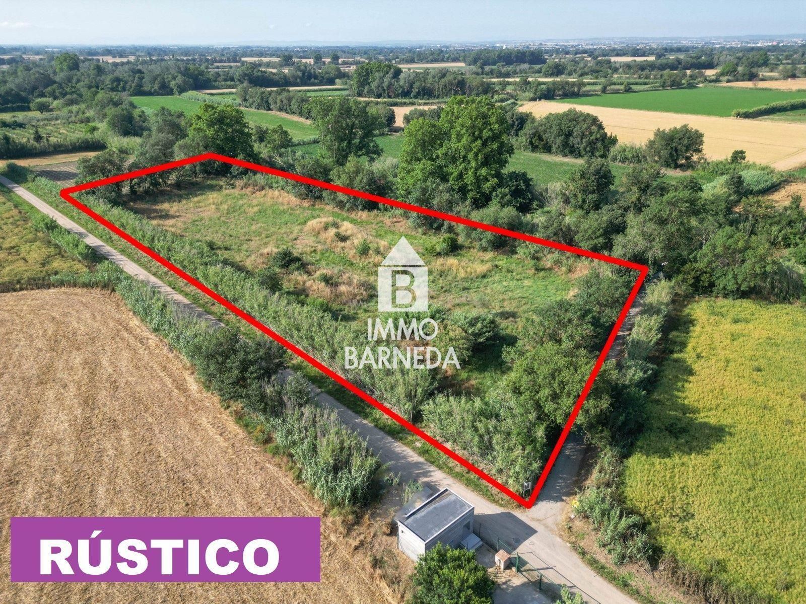 Großes rustikales Grundstück in Peralada.