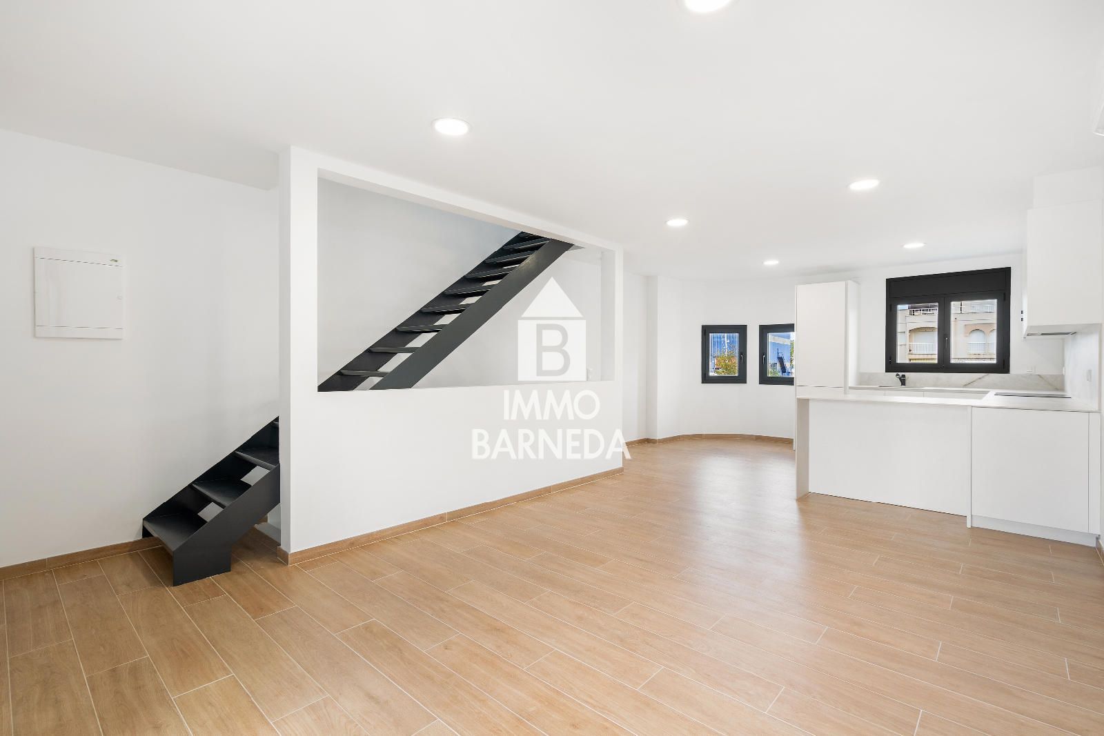 🏡 Renovated townhouse with mooring and canal views