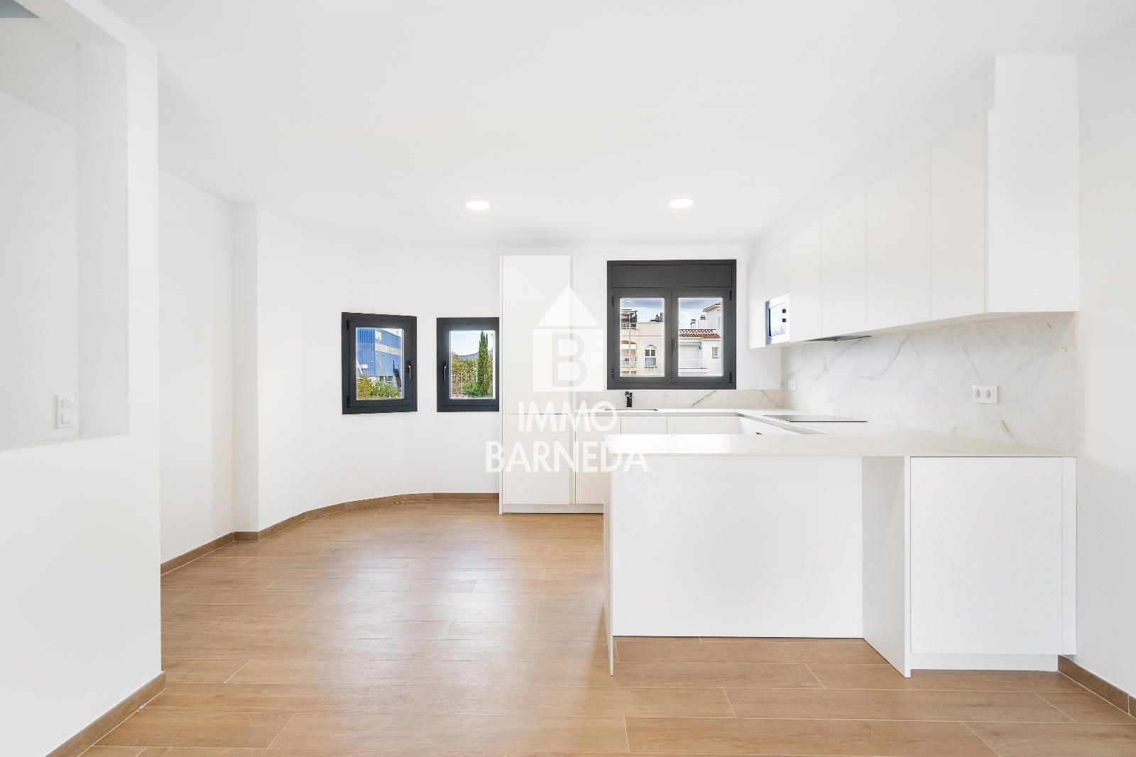 🏡 Renovated townhouse with mooring and canal views