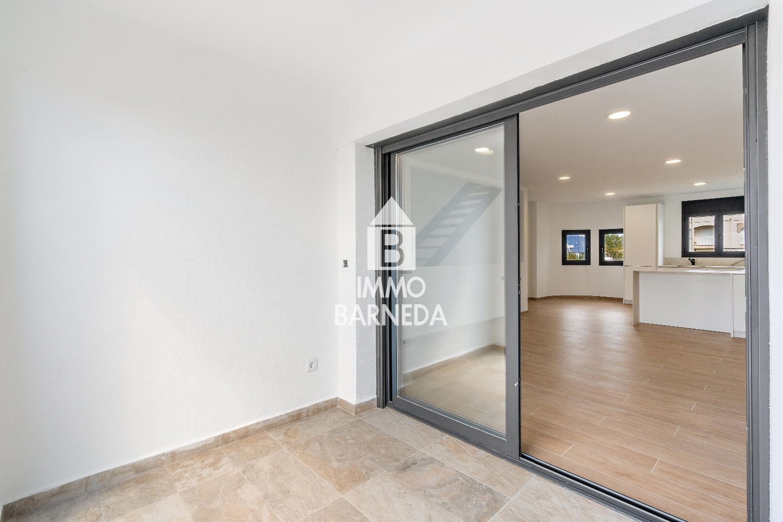 🏡 Renovated townhouse with mooring and canal views