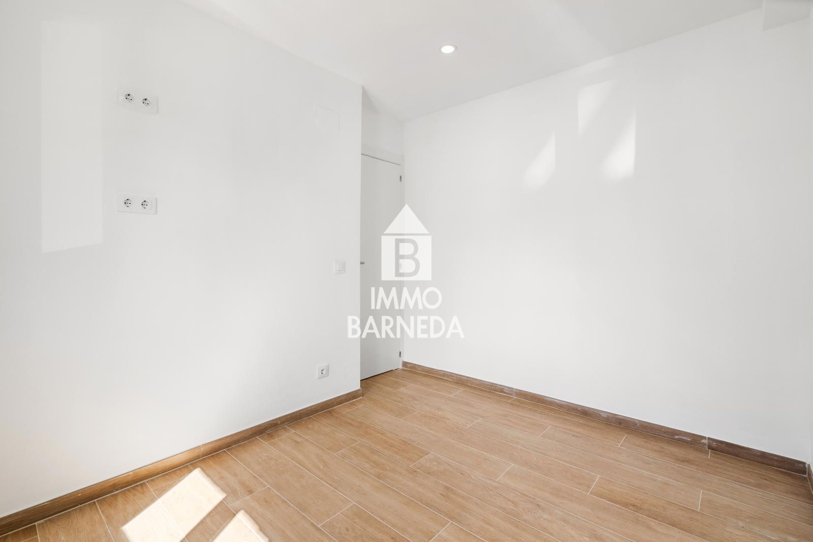 🏡 Renovated townhouse with mooring and canal views