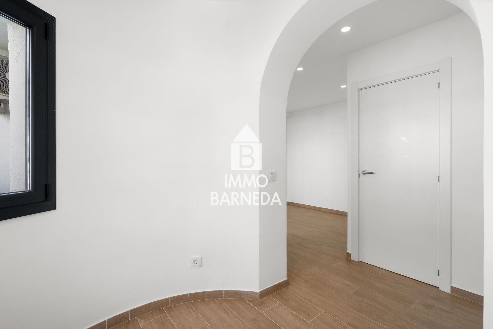 🏡 Renovated townhouse with mooring and canal views