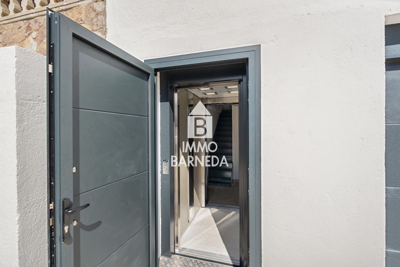 🏡 Renovated townhouse with mooring and canal views