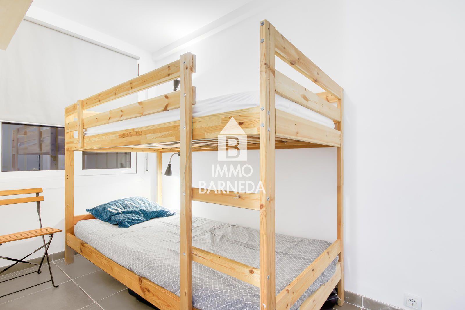 Renovated apartment with sea view and tourist license