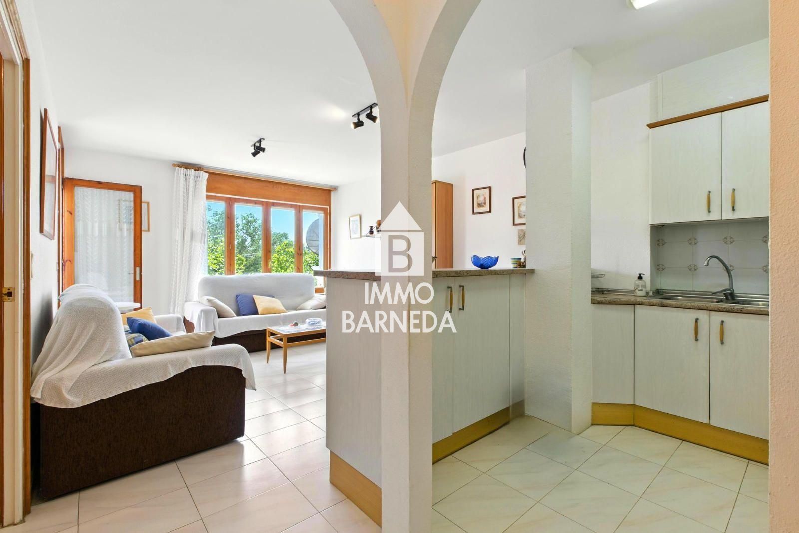PUIGMAL PARK 1-Bedroom Apartment with Communal Pool and Gardens