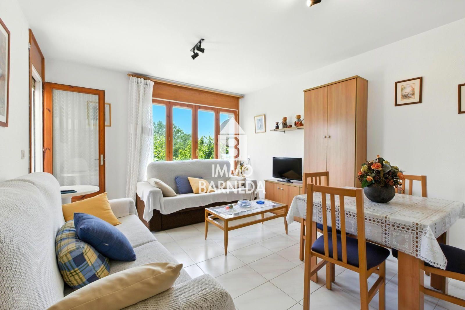 PUIGMAL PARK 1-Bedroom Apartment with Communal Pool and Gardens