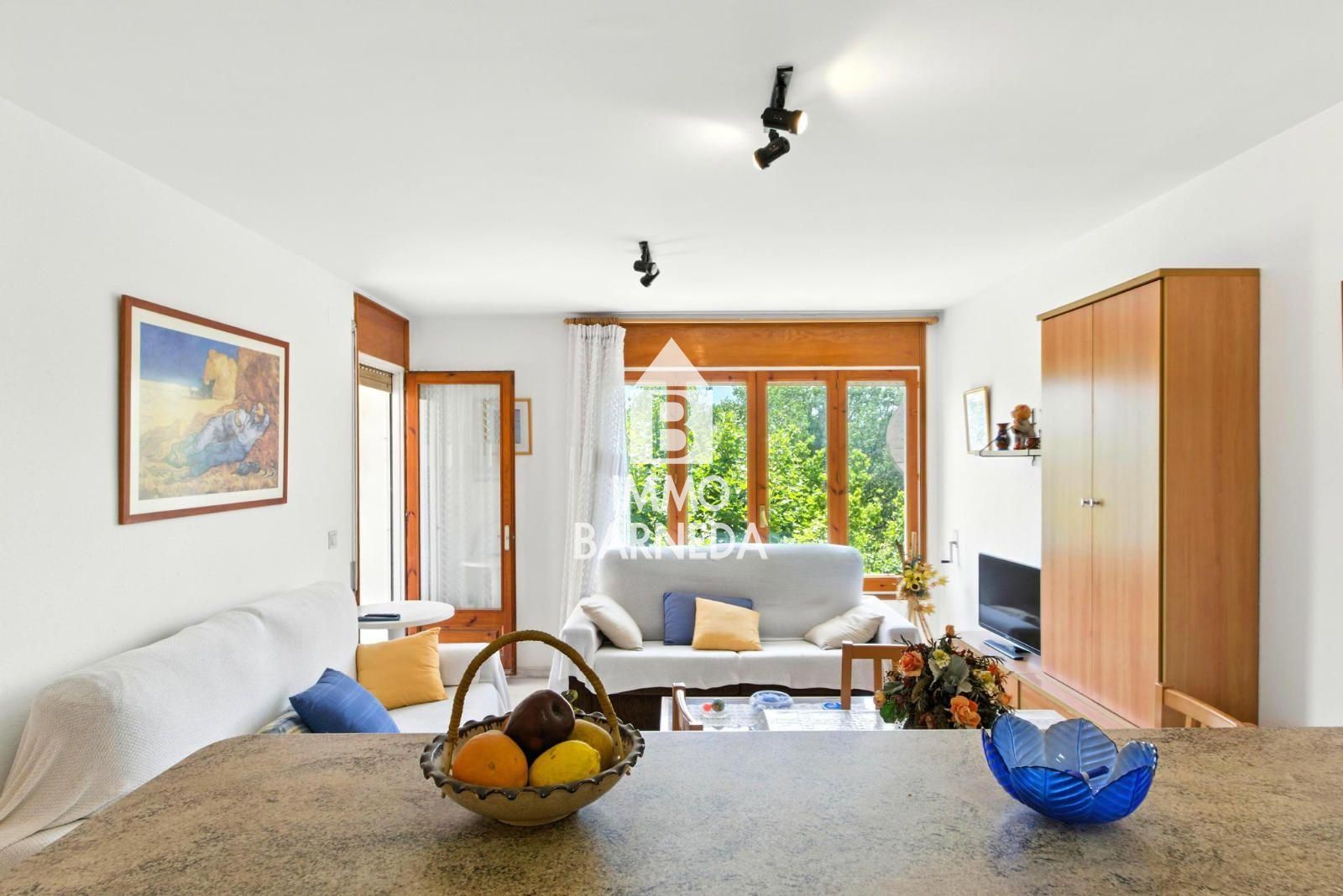 PUIGMAL PARK 1-Bedroom Apartment with Communal Pool and Gardens