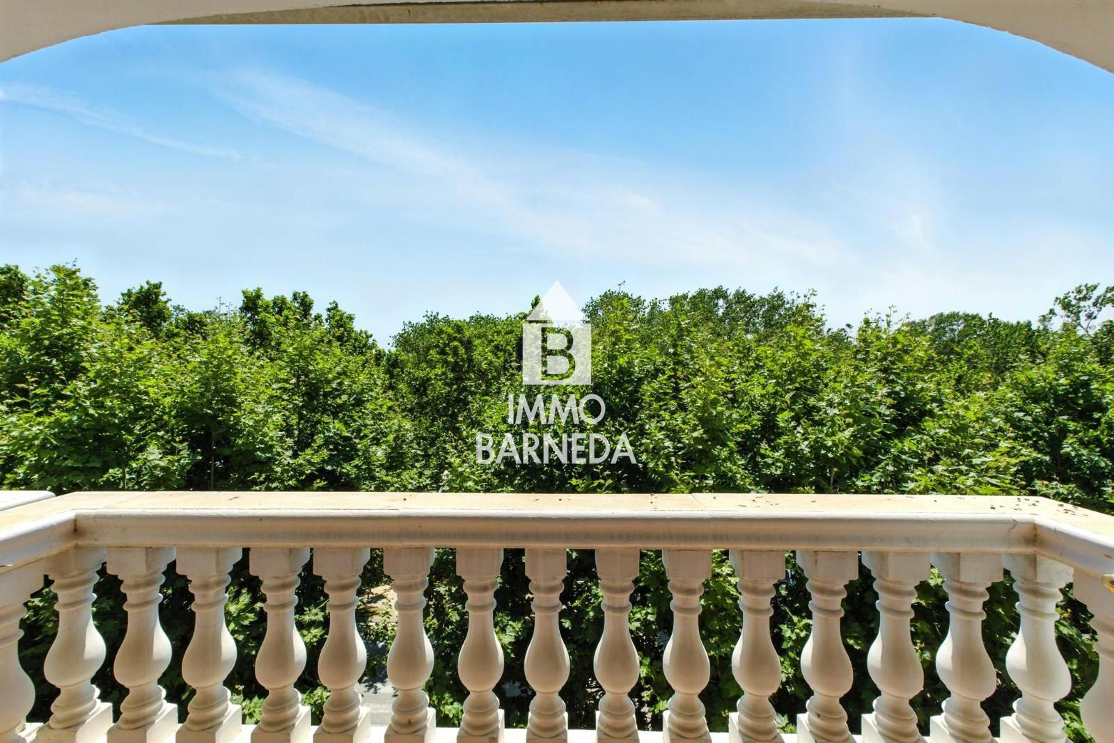 PUIGMAL PARK 1-Bedroom Apartment with Communal Pool and Gardens