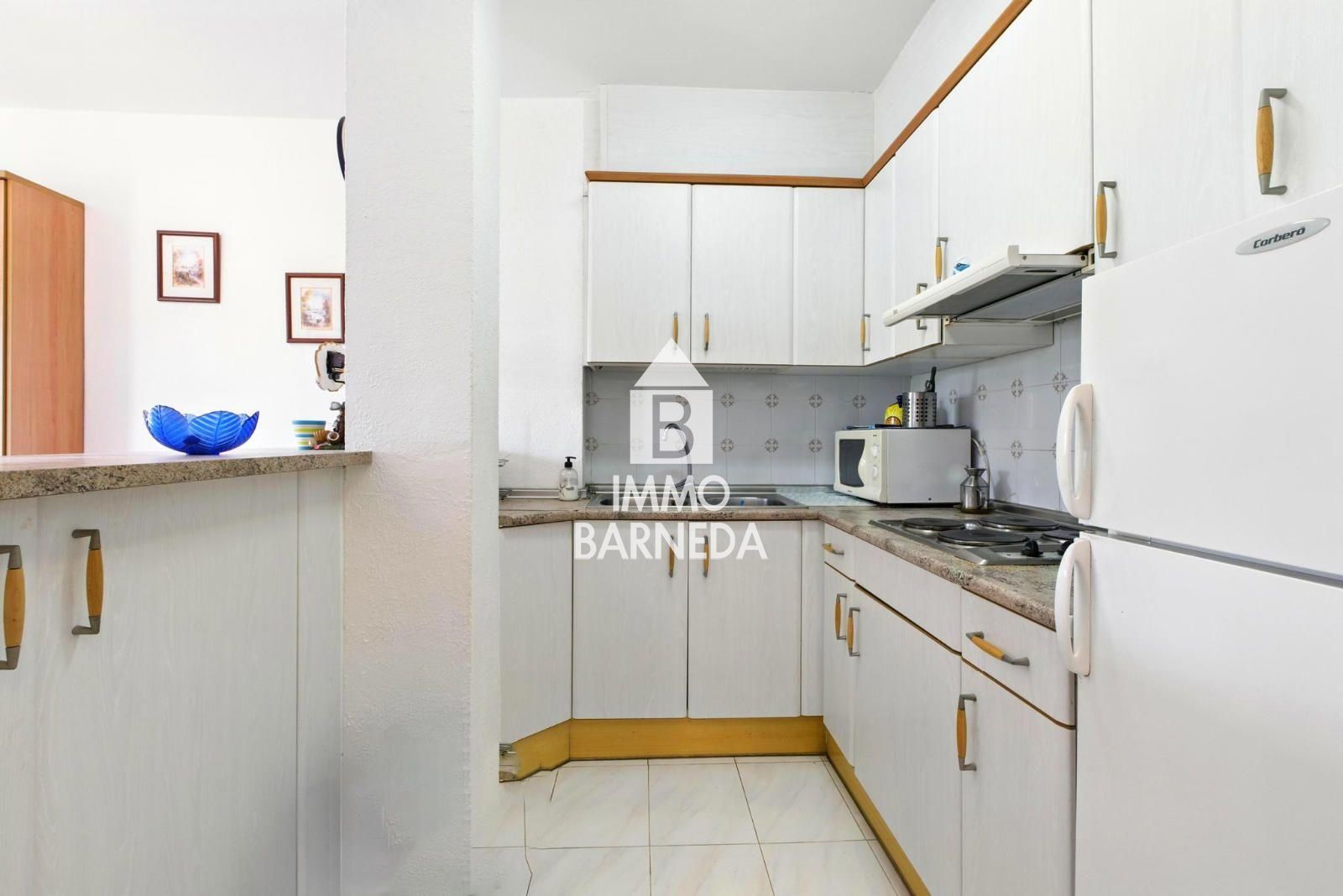 PUIGMAL PARK 1-Bedroom Apartment with Communal Pool and Gardens