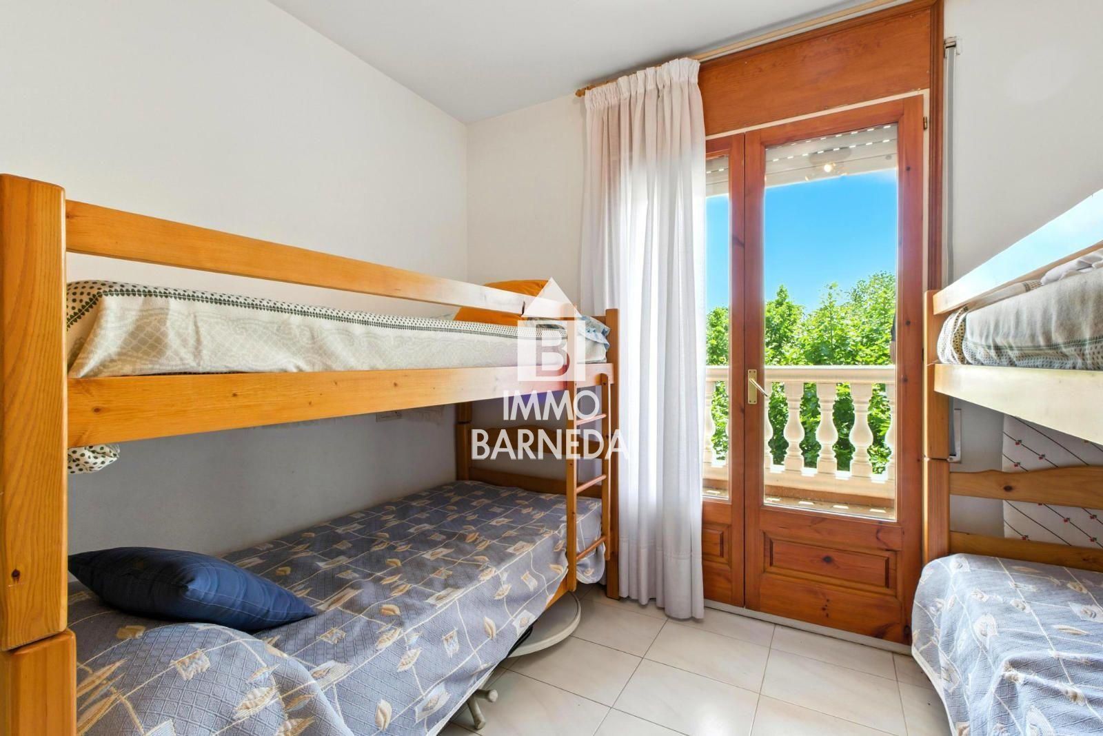 PUIGMAL PARK 1-Bedroom Apartment with Communal Pool and Gardens