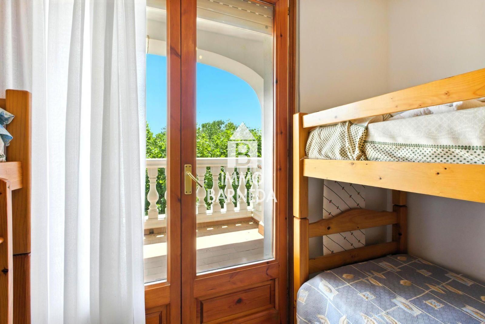 PUIGMAL PARK 1-Bedroom Apartment with Communal Pool and Gardens