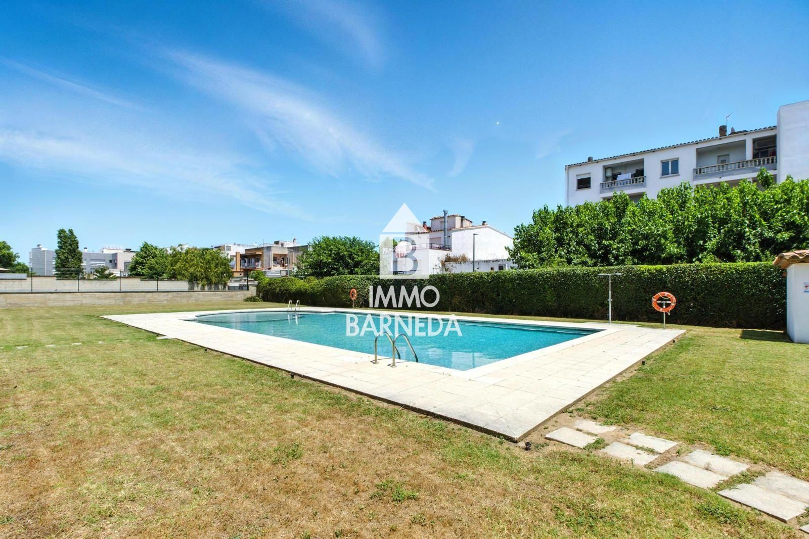 PUIGMAL PARK 1-Bedroom Apartment with Communal Pool and Gardens