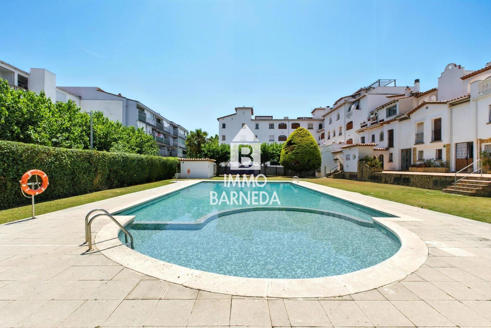 PUIGMAL PARK 1-Bedroom Apartment with Communal Pool and Gardens