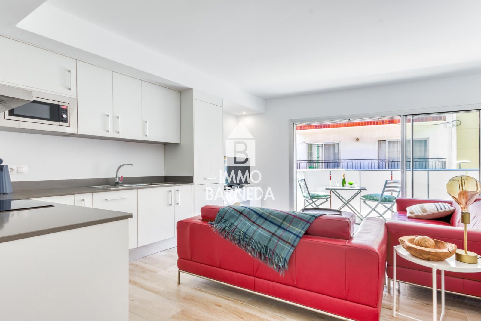 Gelegenheit im Zentrum von Roses: Wohnung aus dem Jahr 2020 mit optionaler Garage