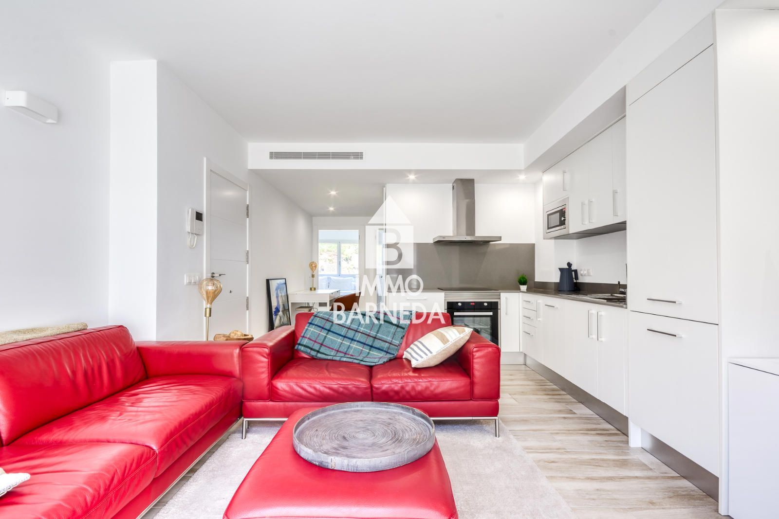 Gelegenheit im Zentrum von Roses: Wohnung aus dem Jahr 2020 mit optionaler Garage
