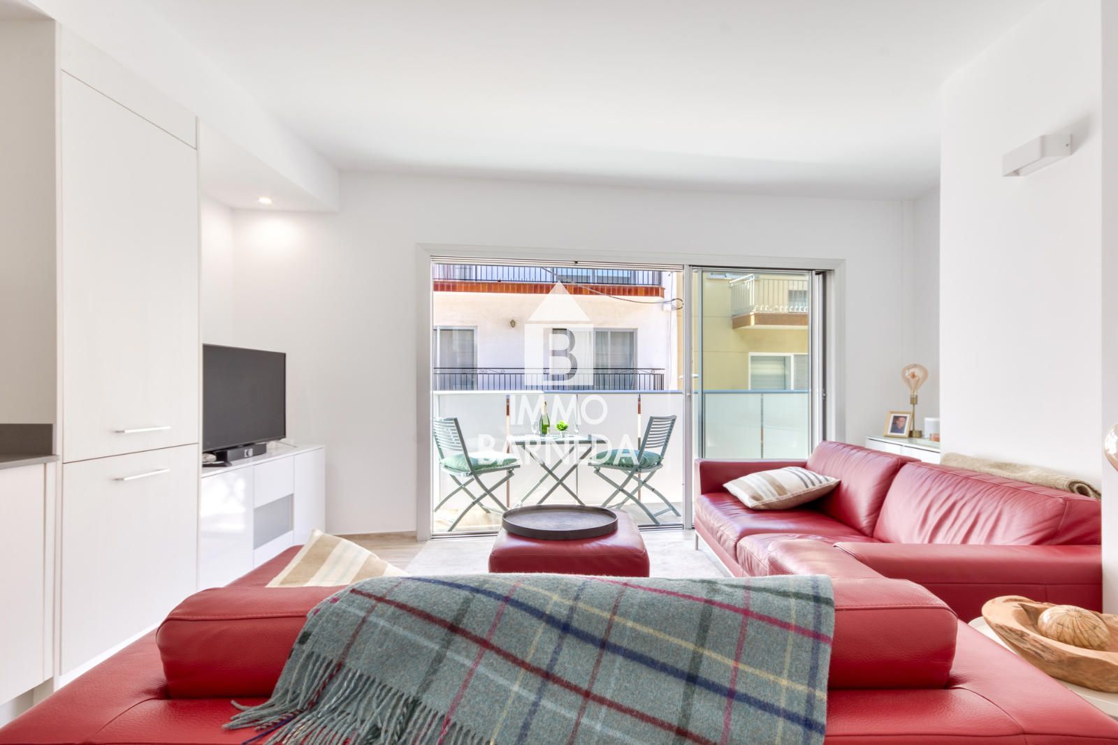Gelegenheit im Zentrum von Roses: Wohnung aus dem Jahr 2020 mit optionaler Garage