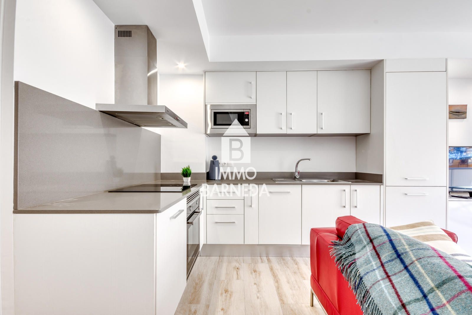 Gelegenheit im Zentrum von Roses: Wohnung aus dem Jahr 2020 mit optionaler Garage