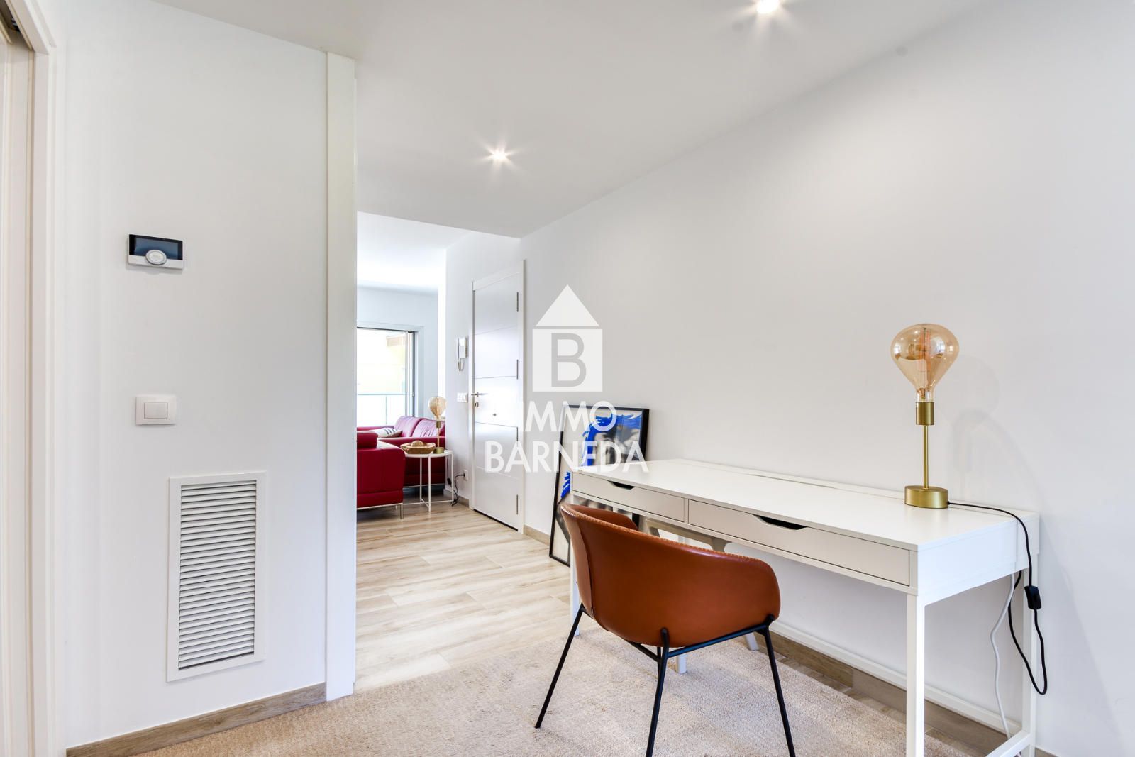 Gelegenheit im Zentrum von Roses: Wohnung aus dem Jahr 2020 mit optionaler Garage