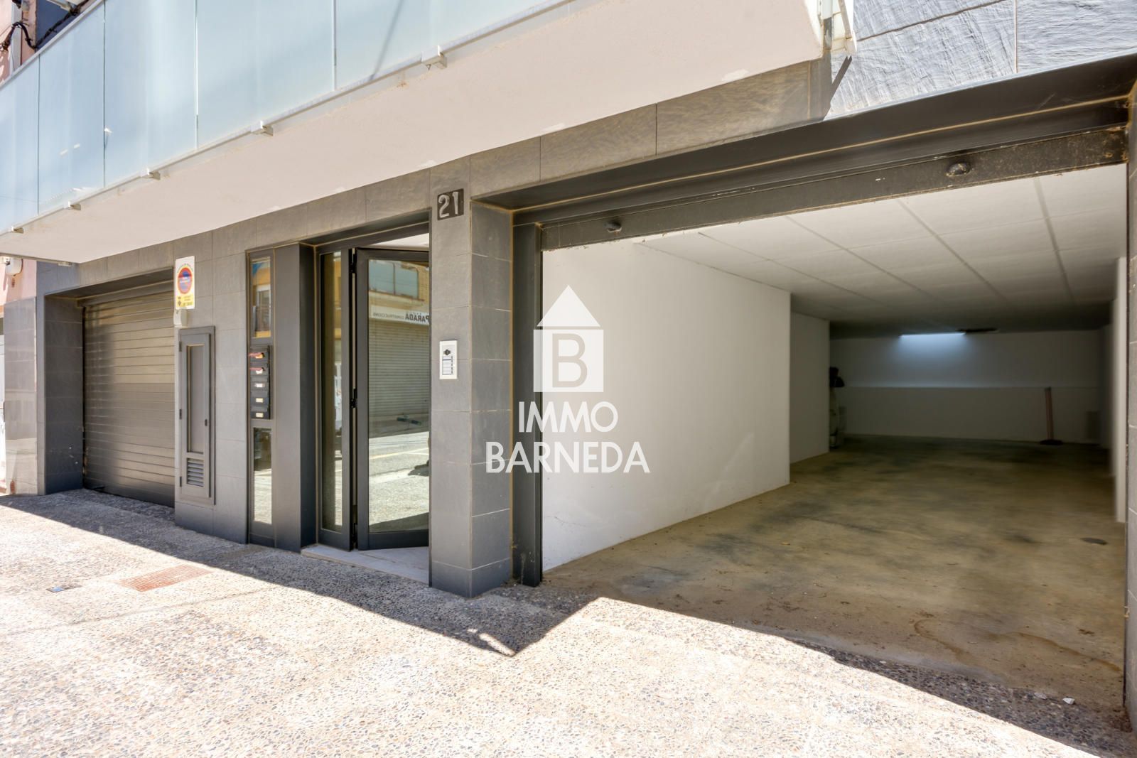 Gelegenheit im Zentrum von Roses: Wohnung aus dem Jahr 2020 mit optionaler Garage