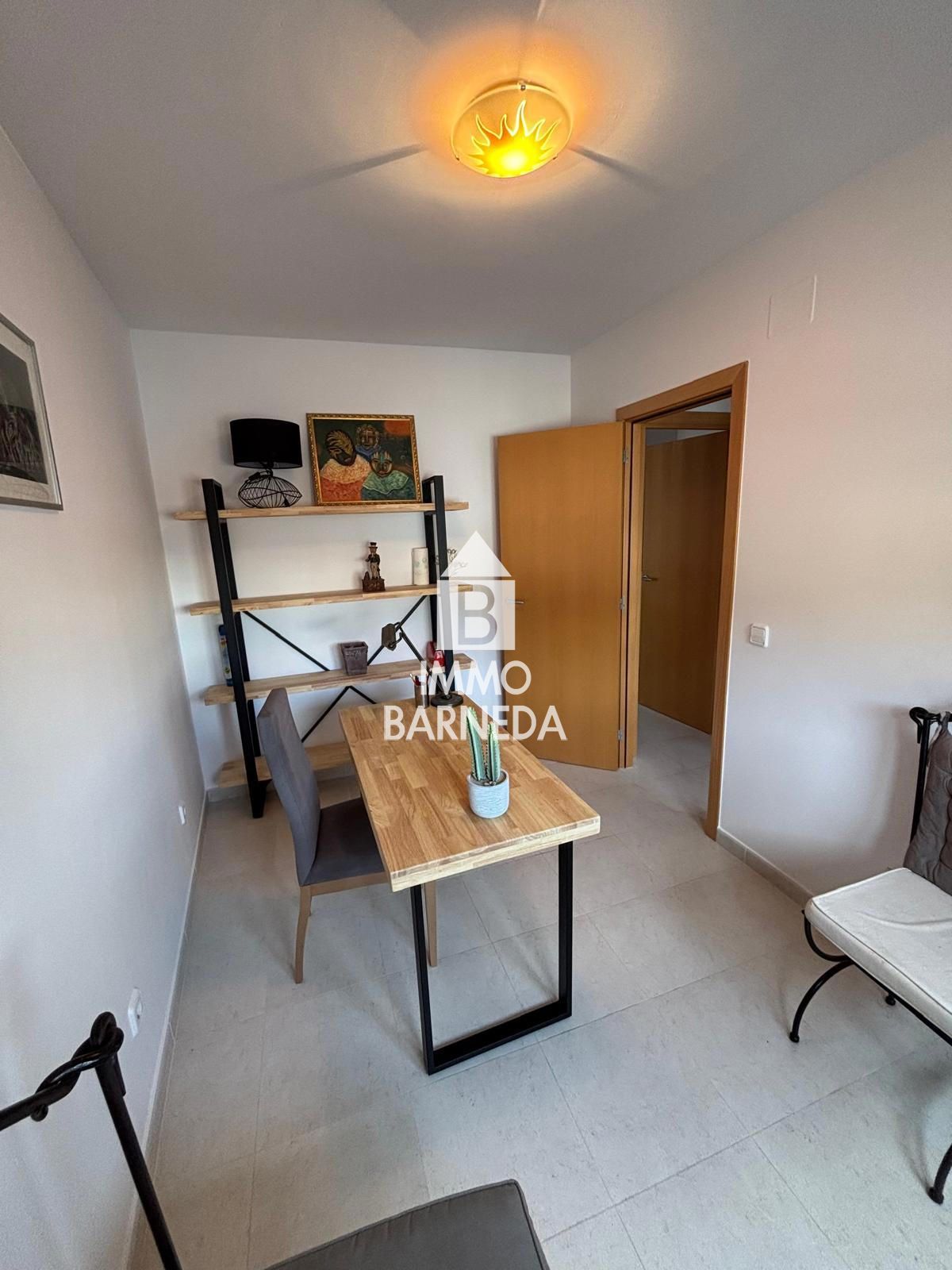 Helle 3-Zimmer-Wohnung mit Aussicht, privatem Parkplatz und Aufzug