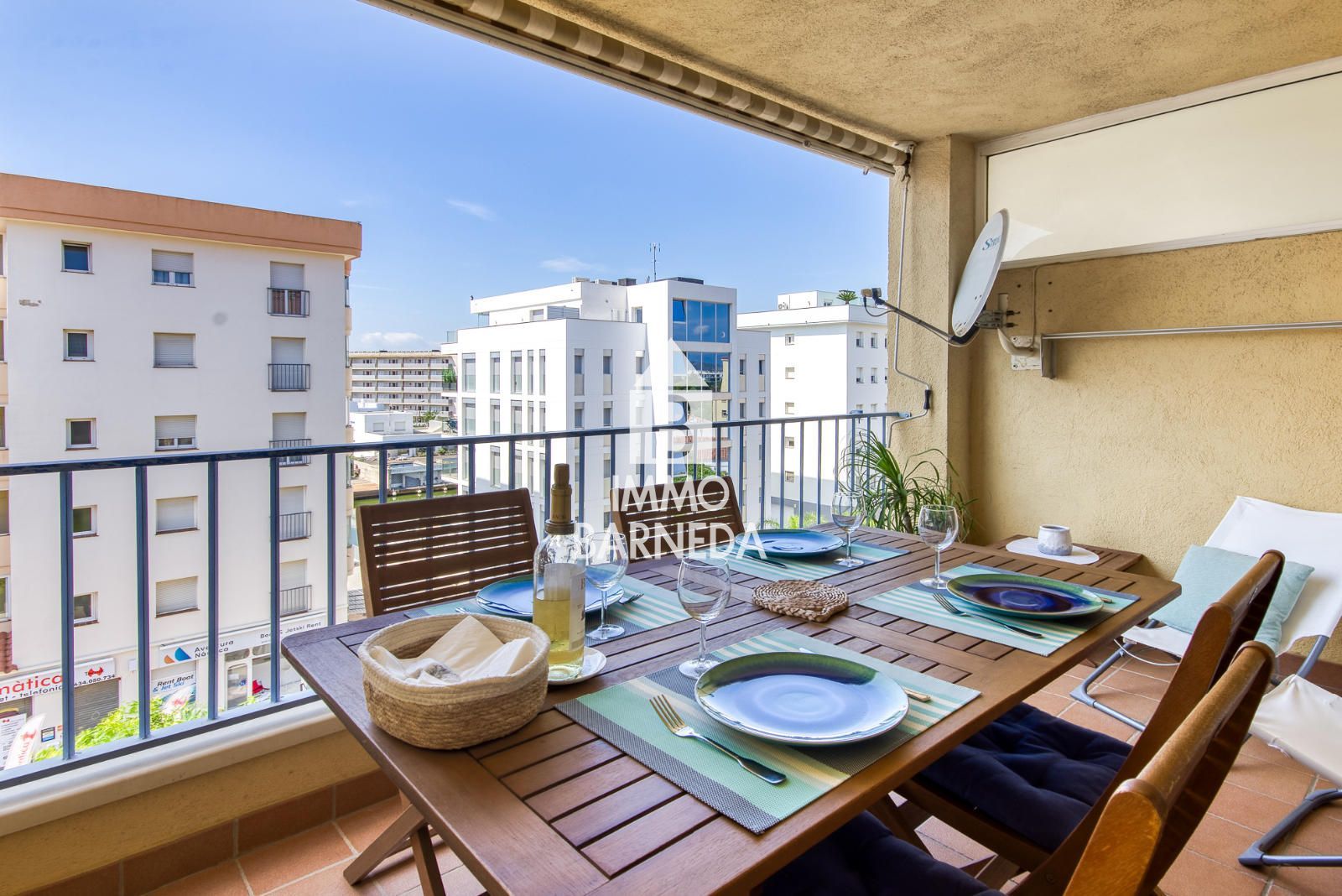 Appartement avec vue sur le canal, terrasse et piscine à Santa Margarita – Roses