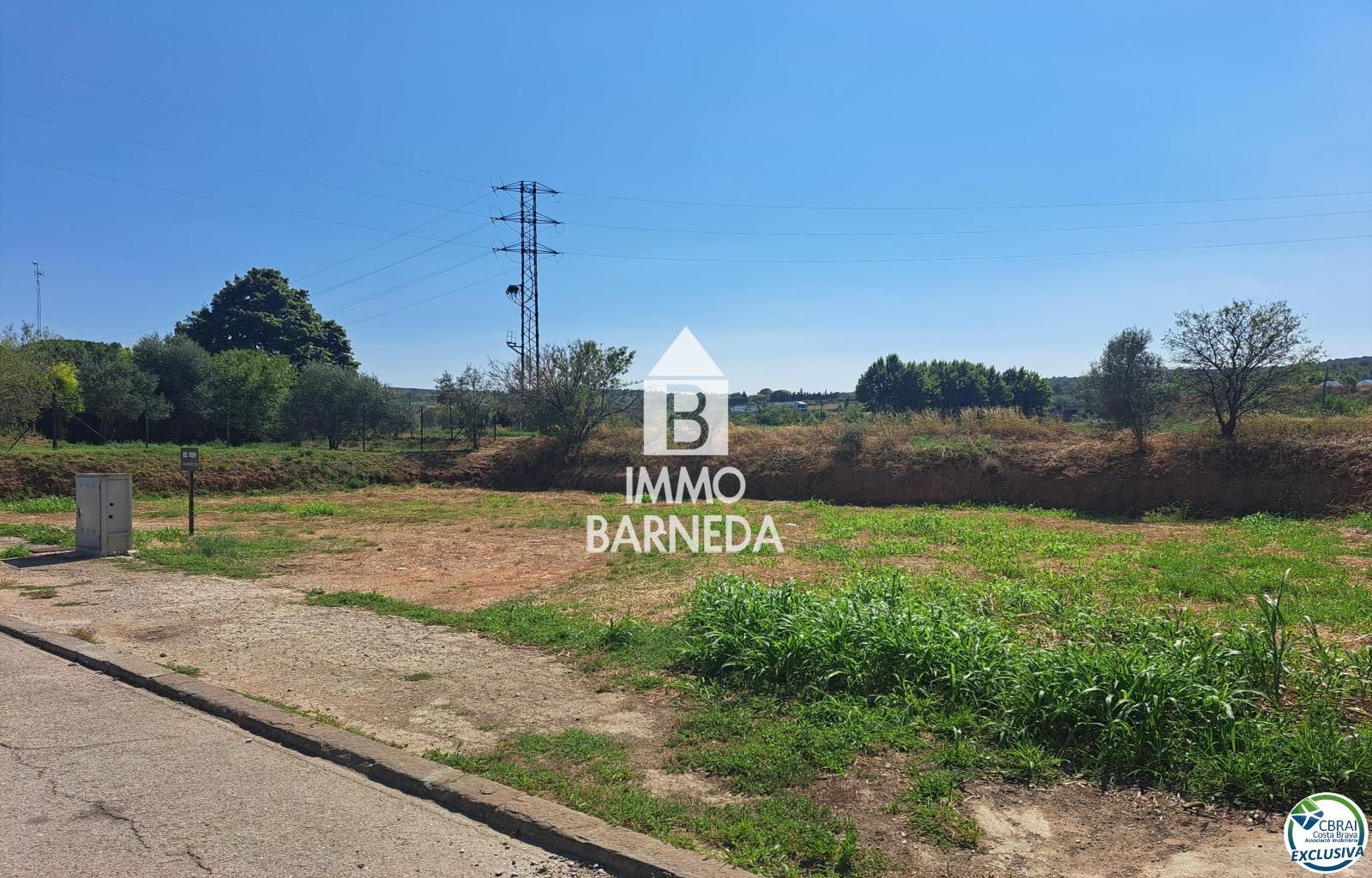 Building plot for sale in Els Hostalets de Llers - 587 m²