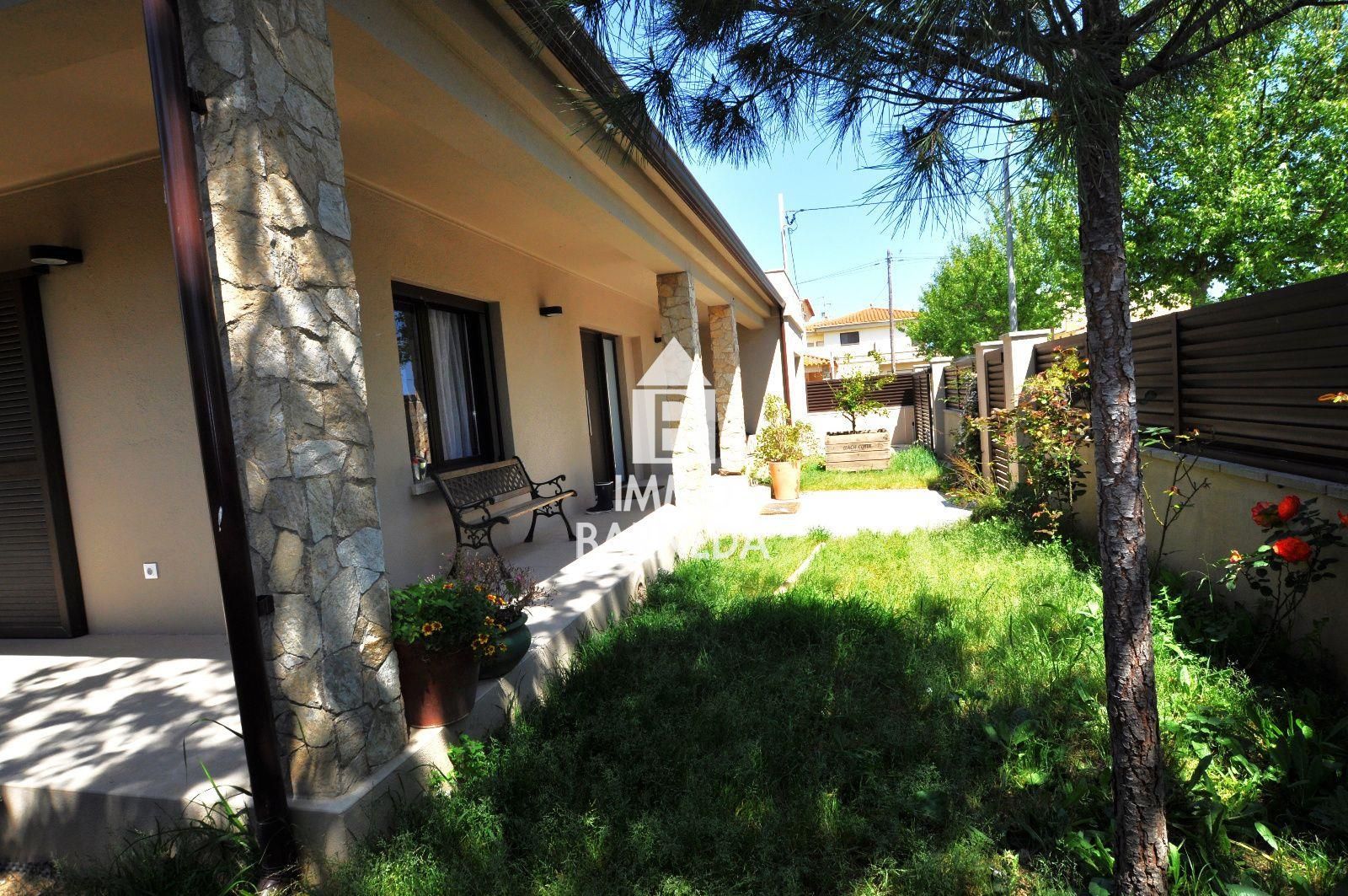 House with garden in Sant Pere Pescador.