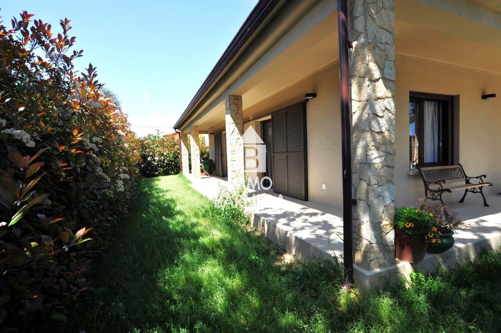 House with garden in Sant Pere Pescador.