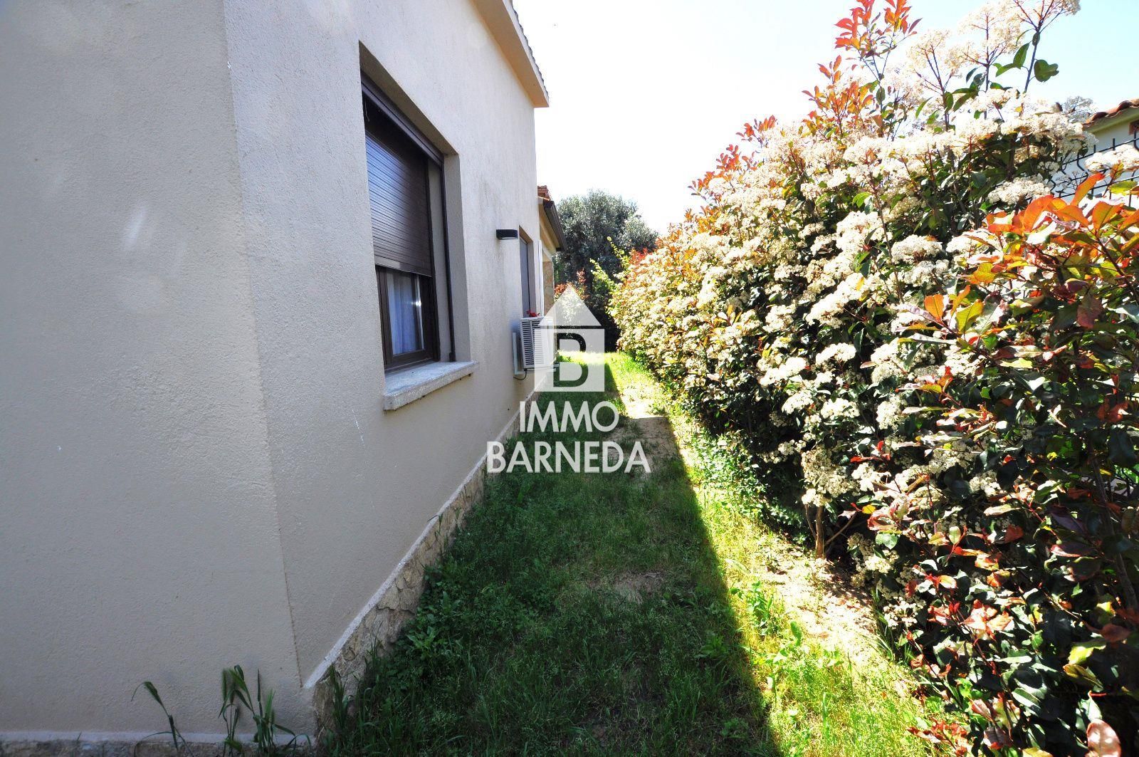 House with garden in Sant Pere Pescador.