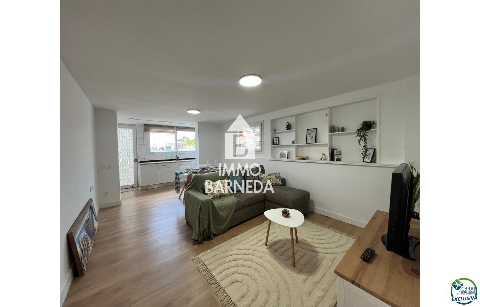 Apartamento totalmente reformado con 2 habitaciones y vistas al canal