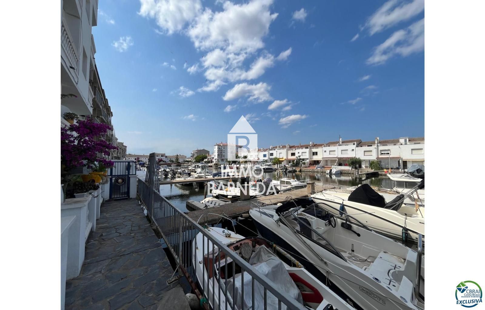 Apartamento totalmente reformado con 2 habitaciones y vistas al canal