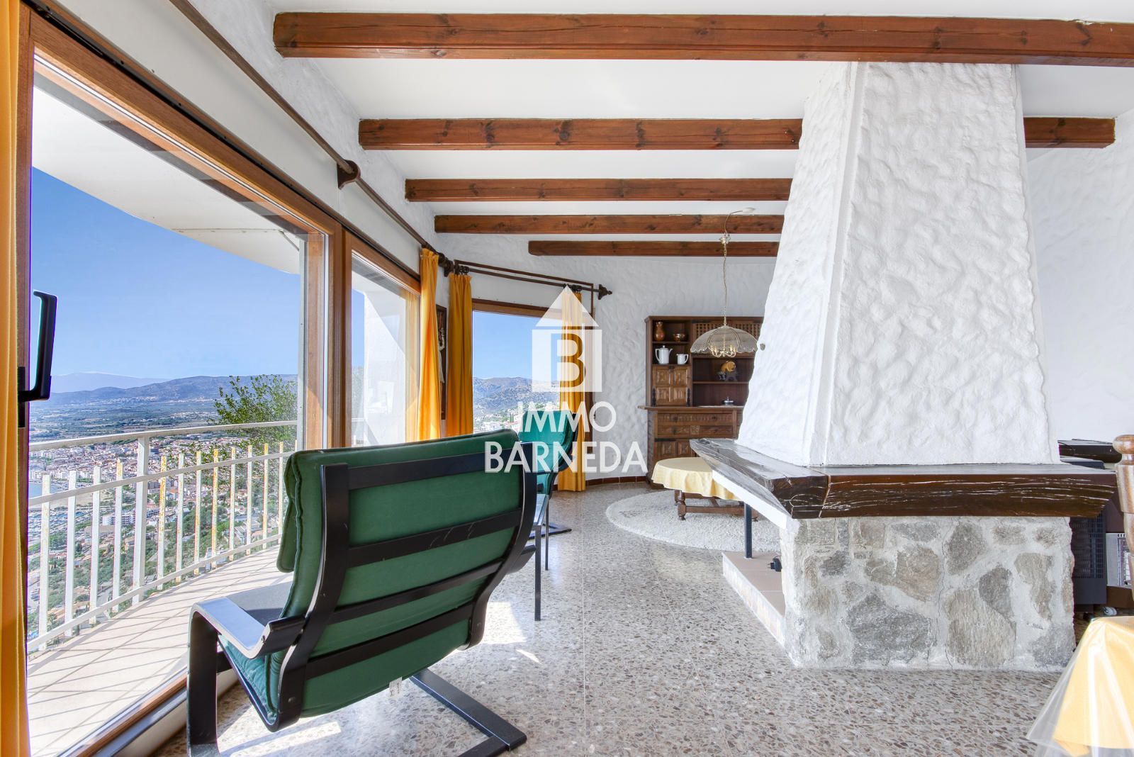 Rustikales Haus mit Panoramablick auf die Bucht von Roses und die Pyrenäen