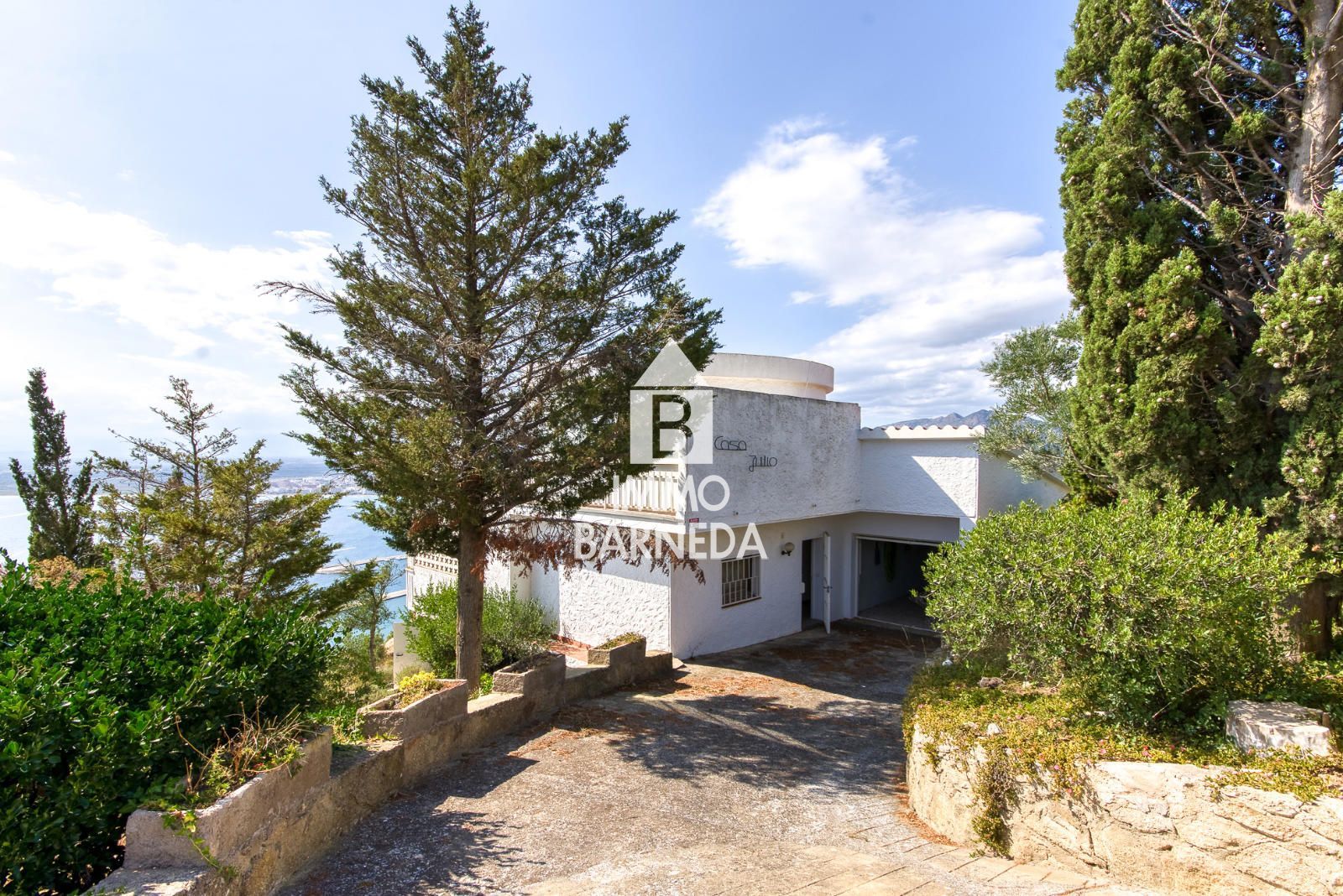 Rustikales Haus mit Panoramablick auf die Bucht von Roses und die Pyrenäen