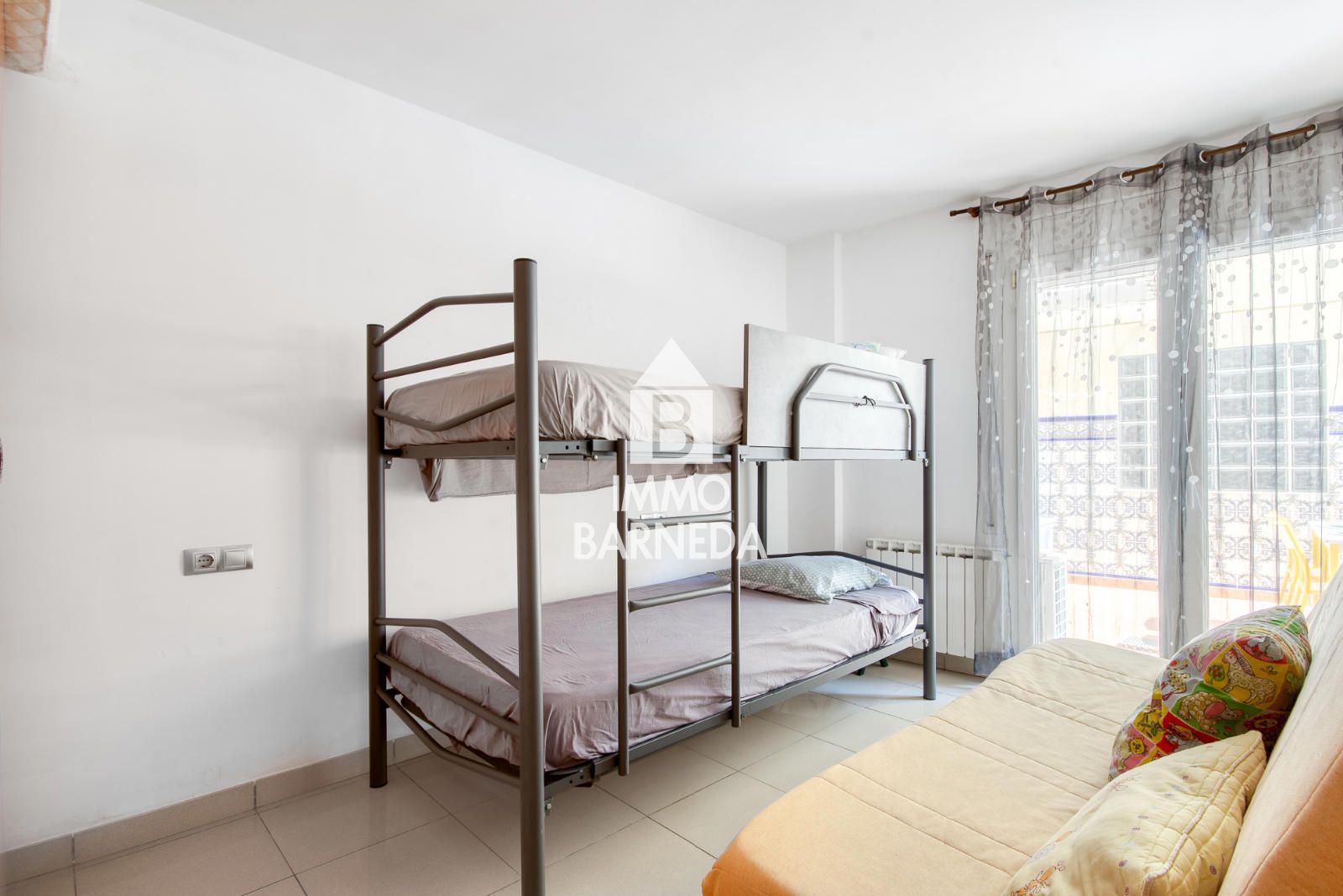 Appartement spacieux et moderne avec terrasse au centre de Roses